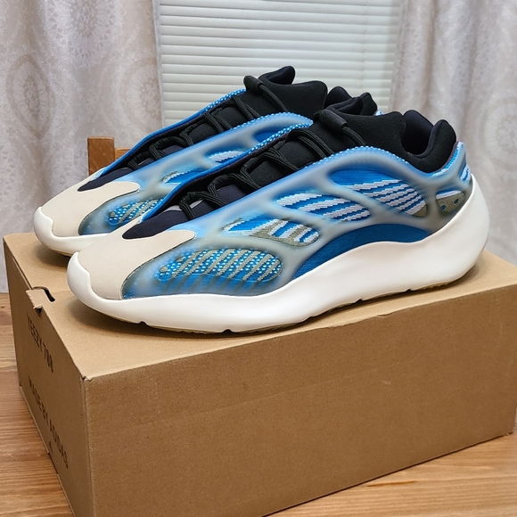 Yeezy Other - Yeezy 700 V3 'Arzareth'